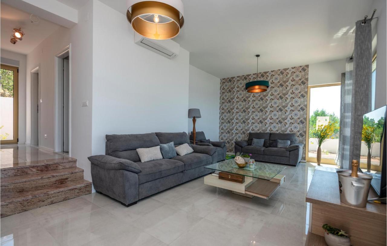 Holiday Home Villetta Belveder Baška Voda Esterno foto